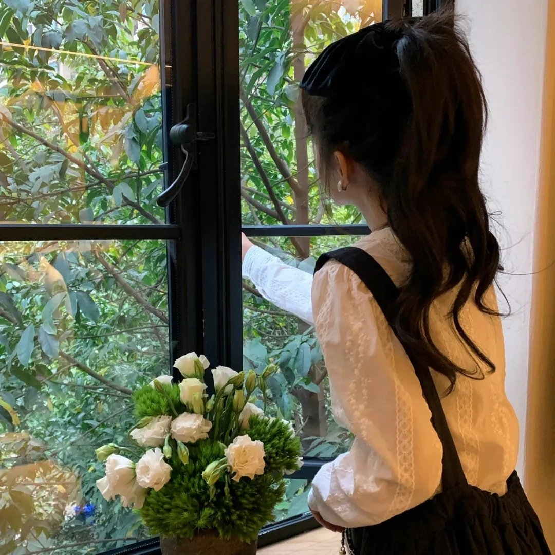 圣斗士星矢 邪神艾莉丝海报